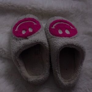 Cozy Gray Slippers with Pink Smiley Face